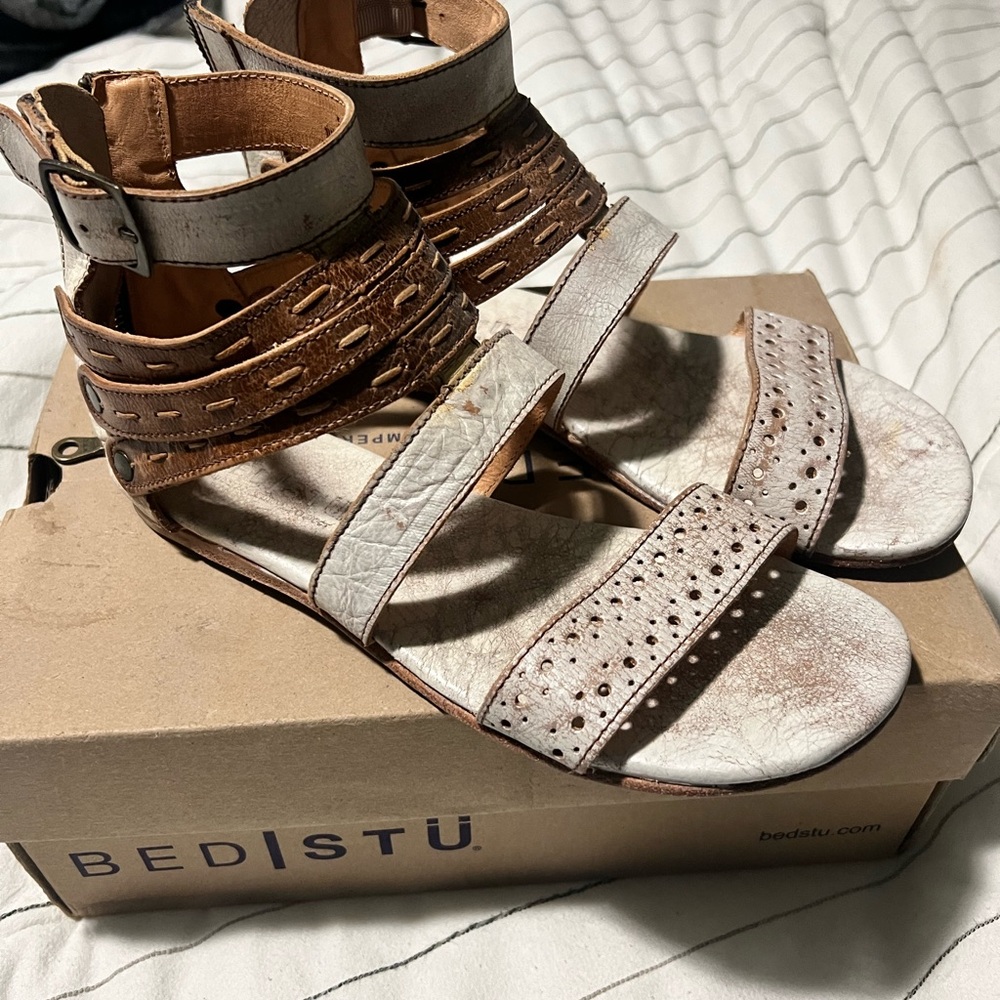 Like New Bed Stu sandals with original box. Excellent condition.